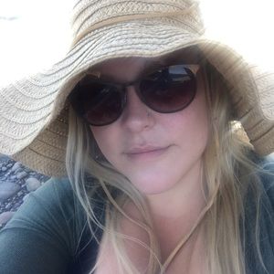 Meet your Posher, Alexandrea